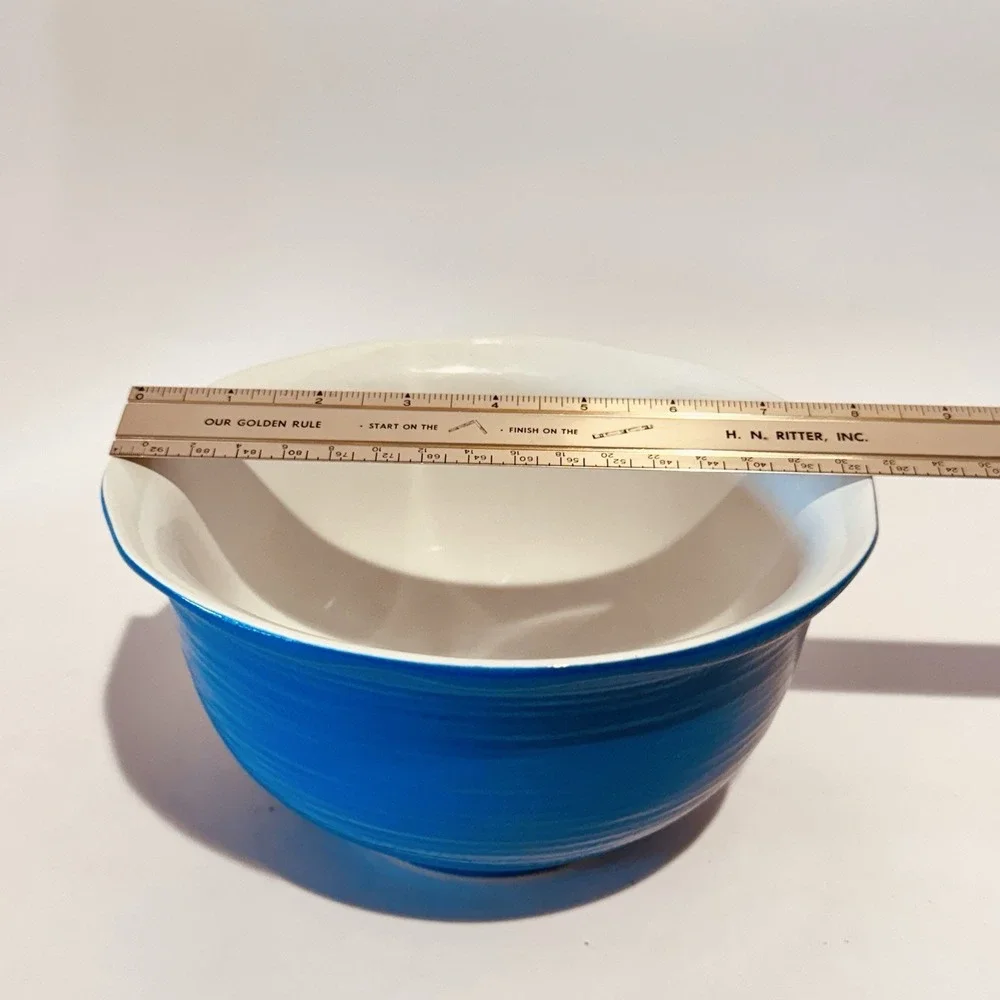 Corningware Stoneware‎ 2qt Bowl Blue w/White Interior Ribbed w/Ruffle Edge